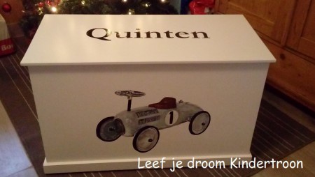 Een individuele persoonlijke speelgoedkist